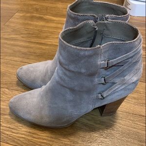 Cute grayish suede like booties! Sz 8. Comfy!